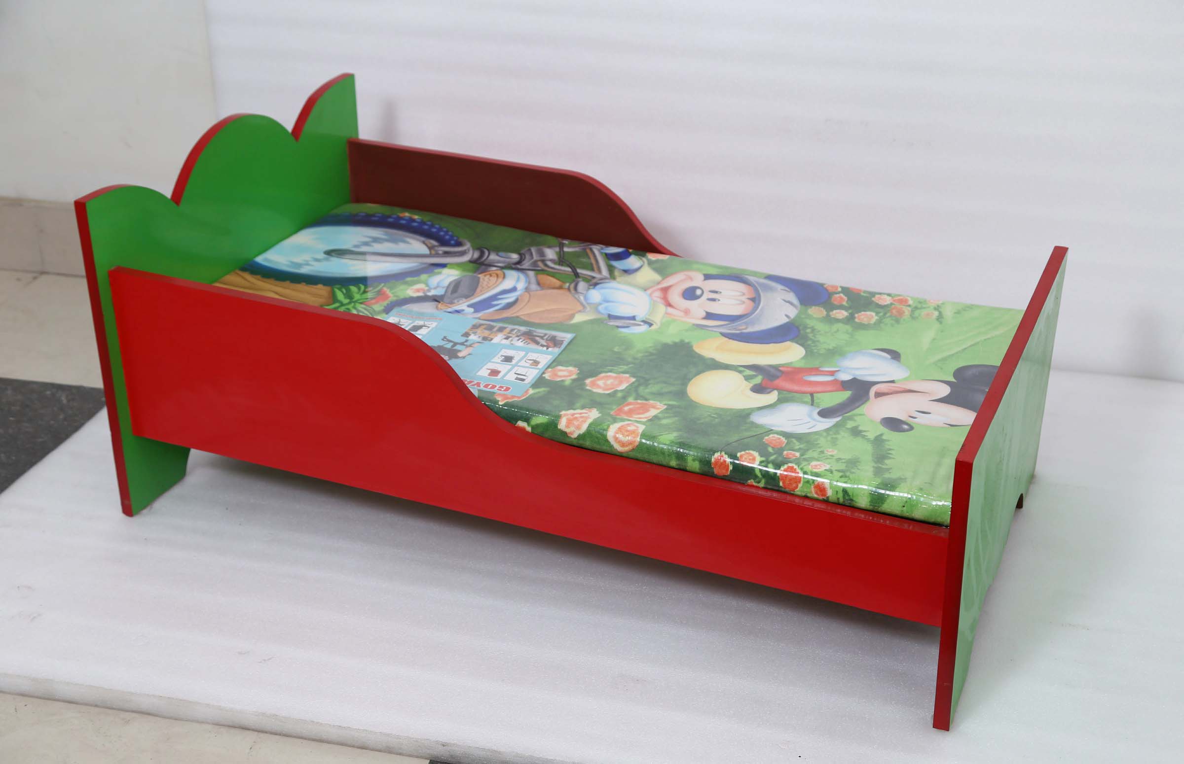 Furniture baby outlet bed